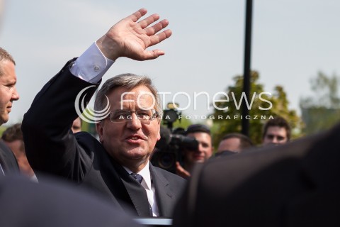  24.04.2014 LODZ WIZYTA PARY PREZYDENCKIEJ W LODZI Z OKAZJI 100 URODZIN JANA KARSKIEGO N/Z PREZYDENT BRONISLAW KOMOROWSKI SYLWETKA  
