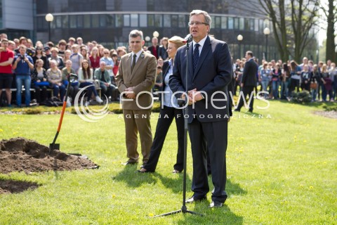  24.04.2014 LODZ WIZYTA PARY PREZYDENCKIEJ W LODZI Z OKAZJI 100 URODZIN JANA KARSKIEGO N/Z PREZYDENT BRONISLAW KOMOROWSKI SYLWETKA  
