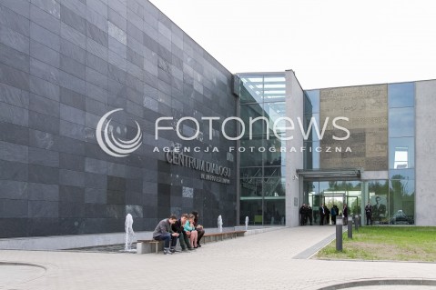  24.04.2014 LODZ WIZYTA PARY PREZYDENCKIEJ W LODZI Z OKAZJI 100 URODZIN JANA KARSKIEGO N/Z LODZKIE CENTRUM DIALOGU IM MARKA EDELMANA 