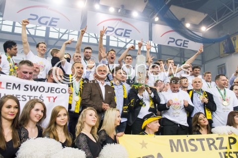  27.04.2014 BELCHATOW<br /><br />SIATKOWKA PLUS LIGA 2013/2014 MEN VOLLEYBALL POLAND POLISH PLUSLIGA LEAGUE SEASON 2013/2014 RUNDA PLAY-OFF FINAL - MECZ NR 3<br /><br />MECZ PGE SKRA BELCHATOW - ASSECO RESOVIA<br /><br />N/Z ZDJECIE GRUPOWE GRUPOWKA WYGRANA ZWYCIESTWO RADOSC EMOCJE PUCHAR - PGE SKRA BELCHATOW - MISTRZ POLSKI 2014<br /><br /> 