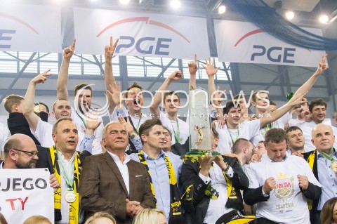  27.04.2014 BELCHATOW<br /><br />SIATKOWKA PLUS LIGA 2013/2014 MEN VOLLEYBALL POLAND POLISH PLUSLIGA LEAGUE SEASON 2013/2014 RUNDA PLAY-OFF FINAL - MECZ NR 3<br /><br />MECZ PGE SKRA BELCHATOW - ASSECO RESOVIA<br /><br />N/Z WOJCIECH WLODARCZYK ANDRZEJ WRONA KAROL GLOS NICOLAS URIARTE ALEKSA BRDJOVIC MIROSLAW PRZEDPELSKI PAWEL ZATORSKI ZDJECIE GRUPOWE GRUPOWKA WYGRANA ZWYCIESTWO RADOSC EMOCJE PUCHAR - PGE SKRA BELCHATOW - MISTRZ POLSKI 2014<br /><br /> 