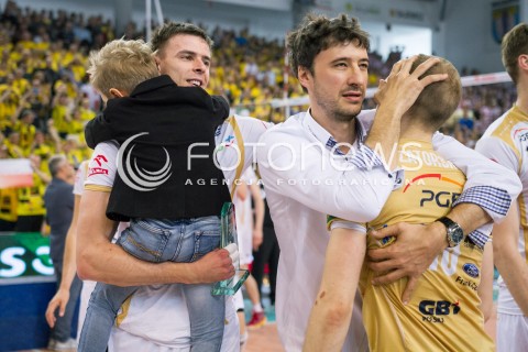  27.04.2014 BELCHATOW<br /><br />SIATKOWKA PLUS LIGA 2013/2014 MEN VOLLEYBALL POLAND POLISH PLUSLIGA LEAGUE SEASON 2013/2014 RUNDA PLAY-OFF FINAL - MECZ NR 3<br /><br />MECZ PGE SKRA BELCHATOW - ASSECO RESOVIA<br /><br />N/Z MARIUSZ WLAZLY MIGUEL ANGEL FALASCA WYGRANA ZWYCIESTWO RADOSC EMOCJE PUCHAR - PGE SKRA BELCHATOW - MISTRZ POLSKI 2014<br /><br /> 