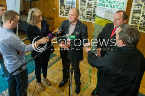  30.04.2014 BOGUCHWALA<br />MINISTER ROLNICTWA MAREK SAWICKI W BOGUCHWALE NA SPOTKANIU Z ROLNIKAMI<br />N/Z MAREK SAWICKI<br /> 