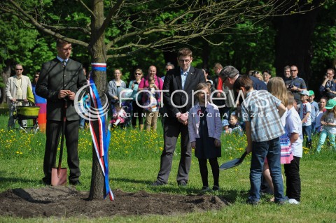  01.05.2014 WARSZAWA <br />PIKNIK EUROPEJSKI W LAZIENKACH KROLEWSKICH<br />N/Z DZIECI  <br /> 