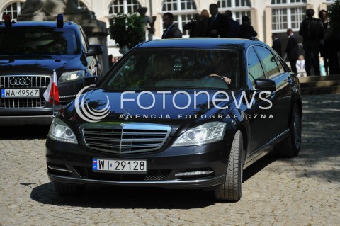  01.05.2014 WARSZAWA <br />PIKNIK EUROPEJSKI W LAZIENKACH KROLEWSKICH<br />N/Z LIMUZYNA PREZYDENCKA SAMOCHOD PREZYDENTA BOR BIURO OCHRONY RZADU MERCEDES<br /> 