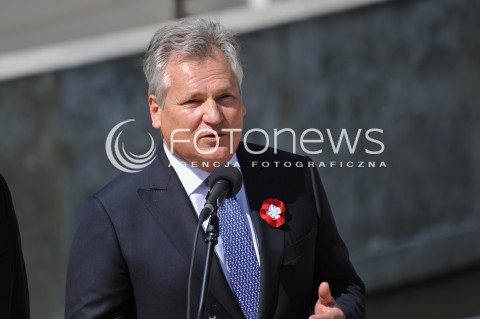  01.05.2014 WARSZAWA <br />PIKNIK EUROPEJSKI W LAZIENKACH KROLEWSKICH<br />N/Z BYLY PREZYDENT RP ALEKSANDER KWASNIEWSKI  <br /> 