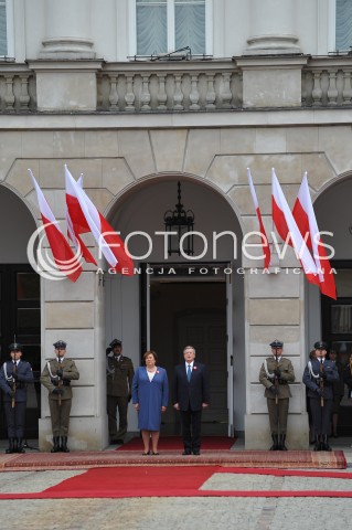  02.05.2014 WARSZAWA <br />OBCHODY DNIA FLAGI RP W WARSZAWIE<br />N/Z PREZYDENT RP BRONISLAW KOMOROWSKI ANNA KOMOROWSKA  <br /> 