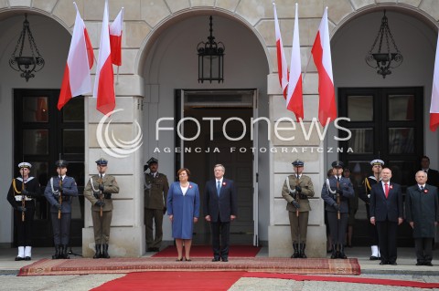  02.05.2014 WARSZAWA <br />OBCHODY DNIA FLAGI RP W WARSZAWIE<br />N/Z PREZYDENT RP BRONISLAW KOMOROWSKI ANNA KOMOROWSKA  <br /> 