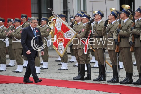  02.05.2014 WARSZAWA <br />OBCHODY DNIA FLAGI RP W WARSZAWIE<br />N/Z PREZYDENT RP BRONISLAW KOMOROWSKI  <br /> 