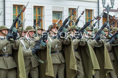  03.05.2014 RZESZOW <br />UROCZYSTOSCI PATRIOTYCZNE Z OKAZJI SWIETA 3 MAJA W RZESZOWIE<br />N/Z PODCHALANCZYCY ZOLNIERZE KARABINY PISTOLETY ZDJECIE ILUSTRACYJNE<br /> 
