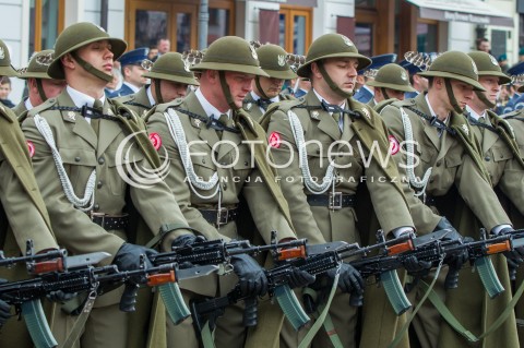  03.05.2014 RZESZOW <br />UROCZYSTOSCI PATRIOTYCZNE Z OKAZJI SWIETA 3 MAJA W RZESZOWIE<br />N/Z PODCHALANCZYCY ZOLNIERZE KARABINY PISTOLETY ZDJECIE ILUSTRACYJNE<br /> 