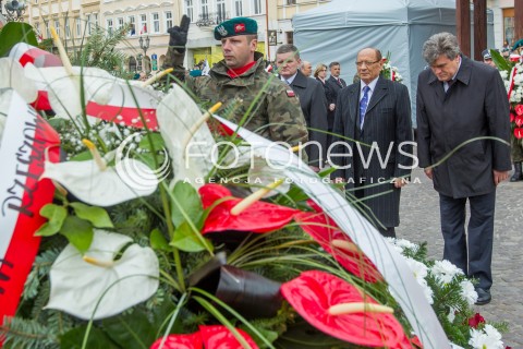  03.05.2014 RZESZOW <br />UROCZYSTOSCI PATRIOTYCZNE Z OKAZJI SWIETA 3 MAJA W RZESZOWIE<br />N/Z POMNIK TADEUSZA KOSCIUSZKI NA RZESZOWSKIM RYNKU TADEUSZ FERENC HENRYK WOLICKI ZOLNIERZ<br /> 