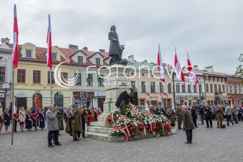  03.05.2014 RZESZOW <br />UROCZYSTOSCI PATRIOTYCZNE Z OKAZJI SWIETA 3 MAJA W RZESZOWIE<br />N/Z POMNIK TADEUSZA KOSCIUSZKI NA RZESZOWSKIM RYNKU <br /> 