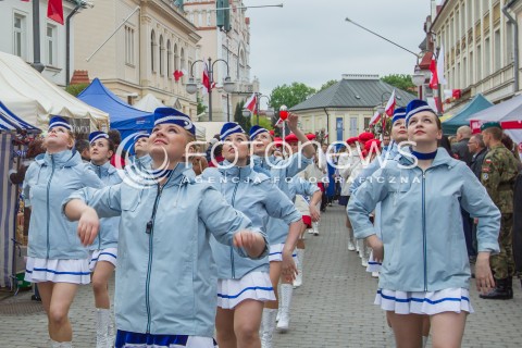  03.05.2014 RZESZOW <br />SWIETO PANIAGI - ULICY 3 MAJA W RZESZOWIE<br />N/Z ULICA 3 MAJA BAZARY KIERMASZ KIERMASZE LUDZIE<br /> 
