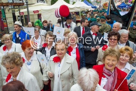  03.05.2014 RZESZOW <br />SWIETO PANIAGI - ULICY 3 MAJA W RZESZOWIE<br />N/Z ULICA 3 MAJA BAZARY KIERMASZ KIERMASZE LUDZIE<br /> 