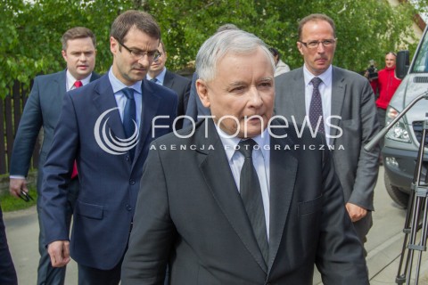  05.05.2014 DEBICA <br />WIZYTA PREZESA PIS JAROSLAWA KACZYNSKIEGO NA PODKARPACIU<br />WIZYTA W ZAKLADACH MIESNYCH ROBERT ZABEK I DEGUSTACJA WYROBOW MIESNYCH<br />N/Z JAROSLAW KACZYNSKI TOMASZ POREBA<br /> 