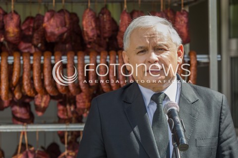  05.05.2014 DEBICA <br />WIZYTA PREZESA PIS JAROSLAWA KACZYNSKIEGO NA PODKARPACIU<br />WIZYTA W ZAKLADACH MIESNYCH ROBERT ZABEK I DEGUSTACJA WYROBOW MIESNYCH<br />N/Z JAROSLAW KACZYNSKI <br /> 