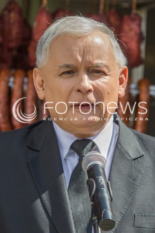  05.05.2014 DEBICA <br />WIZYTA PREZESA PIS JAROSLAWA KACZYNSKIEGO NA PODKARPACIU<br />WIZYTA W ZAKLADACH MIESNYCH ROBERT ZABEK I DEGUSTACJA WYROBOW MIESNYCH<br />N/Z JAROSLAW KACZYNSKI <br /> 