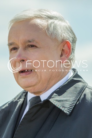  05.05.2014 SWILCZA<br />WIZYTA PREZESA PIS JAROSLAWA KACZYNSKIEGO NA PODKARPACIU<br />PREZES PIS NA NIEDOKOCZONYM ODCINKU DROGI EKSPRESOWEJ S19 W SWILCZY KOLO RZESZOWA<br />N/Z JAROSLAW KACZYNSKI<br /> 