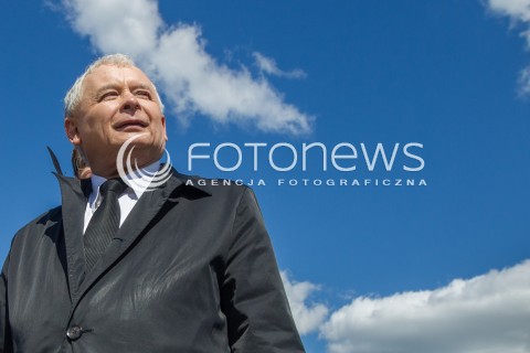  05.05.2014 SWILCZA<br />WIZYTA PREZESA PIS JAROSLAWA KACZYNSKIEGO NA PODKARPACIU<br />PREZES PIS NA NIEDOKOCZONYM ODCINKU DROGI EKSPRESOWEJ S19 W SWILCZY KOLO RZESZOWA<br />N/Z JAROSLAW KACZYNSKI<br /> 