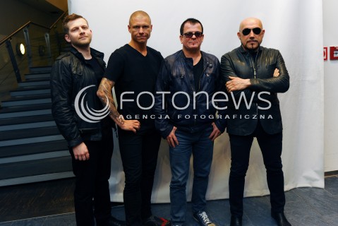  06.05.2013 WARSZAWA<br />SPOTKANIE Z ZESPOLEM KOMBI W EMPIKU<br />N/Z GRZEGORZ SKAWINSKI WALDEMAR TKACZYK WOJCIECH HORNY ADAM TKACZYK<br /> 