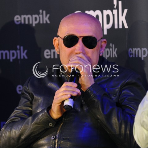  06.05.2013 WARSZAWA<br />SPOTKANIE Z ZESPOLEM KOMBII W EMPIKU<br />N/Z GRZEGORZ SKAWINSKI<br /> 