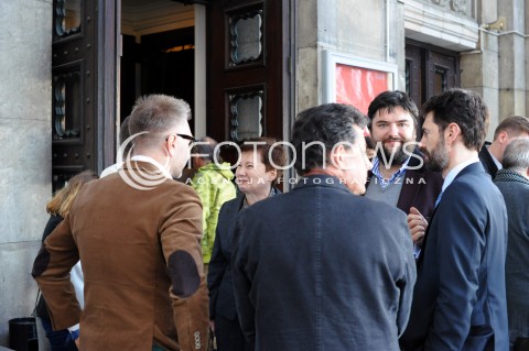  08.05.2014 WARSZAWA <br />DEBATA OD TECZY DO NIENAWISCI W STUDIOBARZE<br />N/Z PREZYDENT WARSZAWY HANNA GRONKIEWICZ WALTZ DYREKTOR GABINETU PREZYDENT WARSZAWY JAROSŁAW JOZWIAK<br /> 