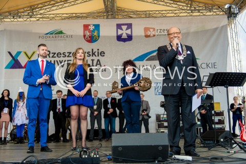  08.05.2014 RZESZOW<br />ROZPOCZYNAJA SIE XXI RZESZOWSKIE JUWENALIA<br />N/Z TADEUSZ FERENC - PREZYDENT RZESZOWA - OTWARCIE JUWENALIOW<br /> 