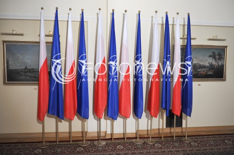  08.05.2014 WARSZAWA<br />WIZYTA SEKRETARZA GENERALNEGO NATO<br />N/Z FLAGI RP NATO<br /> 