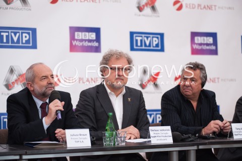  08.05.2014 WARSZAWA<br />
KONFERENCJA PRASOWA DZWONY WOJNY<br />
N/Z PREZES TVP JANUSZ BRAUN DARIUSZ JABLONSKI TONY JORDAN<br />
 
