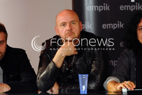  09.05.2014 WARSZAWA <br />SPOTKANIE Z ZESPOLEM CHEMIA W EMPIKU<br />N/Z KRZYSZTOF JAWORSKI CHRISS<br /> 