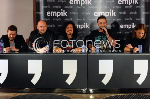  09.05.2014 WARSZAWA <br />SPOTKANIE Z ZESPOLEM CHEMIA W EMPIKU<br />N/Z RAFAL STEPIEN KRZYSZTOF JAWORSKI LUKASZ DRAPALA WOJCIECH BALCZUN ADAM KRAM <br /> 