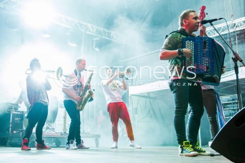  09.05.2014 RZESZOW<br />XXI RZESZOWSKIE JUWENALIA<br />KONCERT ZESPOLU ENEJ<br />N/Z PIOTR SOLODUCHA<br /> 