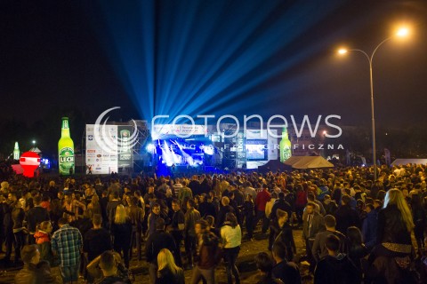  09.05.2014 RZESZOW<br />XXI RZESZOWSKIE JUWENALIA<br />KONCERT ZESPOLU ENEJ<br />N/Z STUDENCI ZABAWA PANORAMA WIDOK VIEW MIASTECZKO AKADEMICKIE SCENA TLUMY STUDENTOW<br /> 