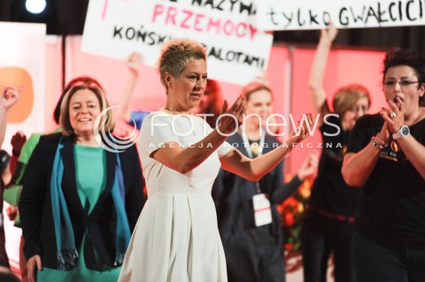  09.05.2014 WARSZAWA<br />VI KONGRES KOBIET<br />N/Z DOROTA WARAKOMSKA TANIEC PRZECIWKO PRZEMOCY<br /> 