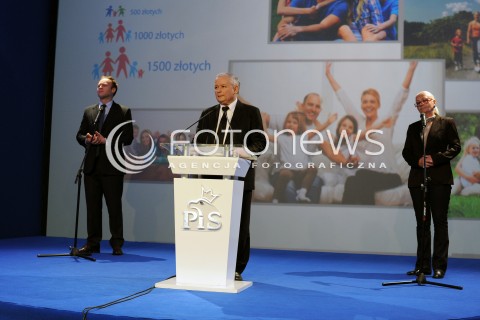  10.05.2014 WARSZAWA <br />KONFERENCJA PRASOWA PREZESA PIS JAROSLAWA KACZYNSKIEGO <br />N/Z PREZES JAROSLAW KACZYNSKI KANDYDATKA DO EUROPARLAMENTU HANNA FOLTYN KUBICKA<br /> 