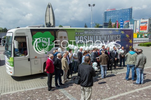  10.05.2014 RZESZOW<br />MINISTER PRACY I POLITYKI SPOLECZNEJ WLADYSLAW KOSINIAK - KAMYSZ PODCZAS PREZENTACJI KAMYSZOBUSA - AUTOBUSU KTORYM MINISTER BEDZIE PODROZOWAL PO PODKARPACIU PRZED WYBORAMI DO PARLAMENTU EUROPEJSKIEGO<br />N/Z MINISTER WLADYSLAW KOSINIAK - KAMYSZ<br /> 