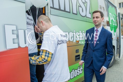  10.05.2014 RZESZOW<br />MINISTER PRACY I POLITYKI SPOLECZNEJ WLADYSLAW KOSINIAK - KAMYSZ PODCZAS PREZENTACJI KAMYSZOBUSA - AUTOBUSU KTORYM MINISTER BEDZIE PODROZOWAL PO PODKARPACIU PRZED WYBORAMI DO PARLAMENTU EUROPEJSKIEGO<br />N/Z MINISTER WLADYSLAW KOSINIAK - KAMYSZ<br /> 