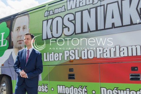  10.05.2014 RZESZOW<br />MINISTER PRACY I POLITYKI SPOLECZNEJ WLADYSLAW KOSINIAK - KAMYSZ PODCZAS PREZENTACJI KAMYSZOBUSA - AUTOBUSU KTORYM MINISTER BEDZIE PODROZOWAL PO PODKARPACIU PRZED WYBORAMI DO PARLAMENTU EUROPEJSKIEGO<br />N/Z MINISTER WLADYSLAW KOSINIAK - KAMYSZ<br /> 