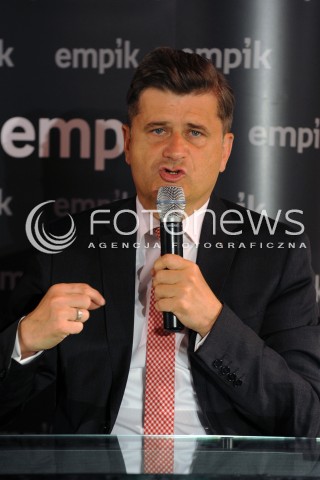  14.05.2014 WARSZAWA <br />SPOTKANIE Z JANUSZEM PALIKOTEM W EMPIKU<br />N/Z JANUSZ PALIKOT<br /> 