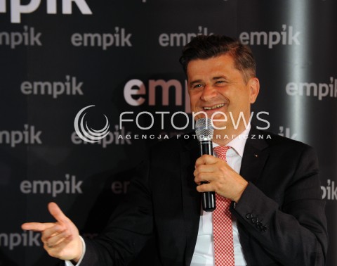  14.05.2014 WARSZAWA <br />SPOTKANIE Z JANUSZEM PALIKOTEM W EMPIKU<br />N/Z JANUSZ PALIKOT<br /> 