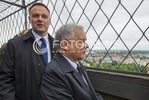  16.05.2014 WROCLAW<br />WIZYTA PREZESA PIS JAROSLAWA KACZYNSKIEGO WE WROCLAWIU<br />ZWIEDZANIE WIEZY ARCHIKATEDRY SWIETEGO JANA CHRZCICIELA<br />N/Z JAROSLAW KACZYNSKI DAWID JACKIEWICZ KANDYDAT DO PE<br /> 