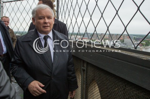  16.05.2014 WROCLAW<br />WIZYTA PREZESA PIS JAROSLAWA KACZYNSKIEGO WE WROCLAWIU<br />ZWIEDZANIE WIEZY ARCHIKATEDRY SWIETEGO JANA CHRZCICIELA<br />N/Z JAROSLAW KACZYNSKI<br /> 