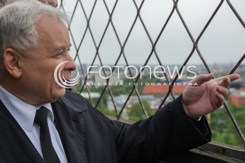  16.05.2014 WROCLAW<br />WIZYTA PREZESA PIS JAROSLAWA KACZYNSKIEGO WE WROCLAWIU<br />ZWIEDZANIE WIEZY ARCHIKATEDRY SWIETEGO JANA CHRZCICIELA<br />N/Z JAROSLAW KACZYNSKI<br /> 