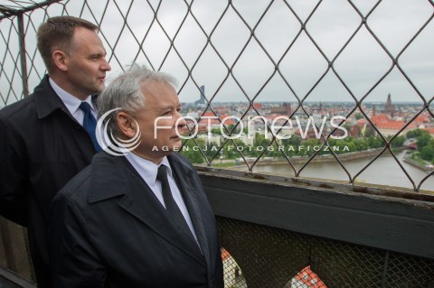  16.05.2014 WROCLAW<br />WIZYTA PREZESA PIS JAROSLAWA KACZYNSKIEGO WE WROCLAWIU<br />ZWIEDZANIE WIEZY ARCHIKATEDRY SWIETEGO JANA CHRZCICIELA<br />N/Z JAROSLAW KACZYNSKI DAWID JACKIEWICZ KANDYDAT DO PE<br /> 