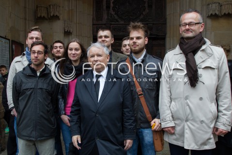  16.05.2014 WROCLAW<br />WIZYTA PREZESA PIS JAROSLAWA KACZYNSKIEGO WE WROCLAWIU<br />ZWIEDZANIE ARCHIKATEDRY SWIETEGO JANA CHRZCICIELA<br />N/Z JAROSLAW KACZYNSKI SYMPATYCY PIS<br /> 