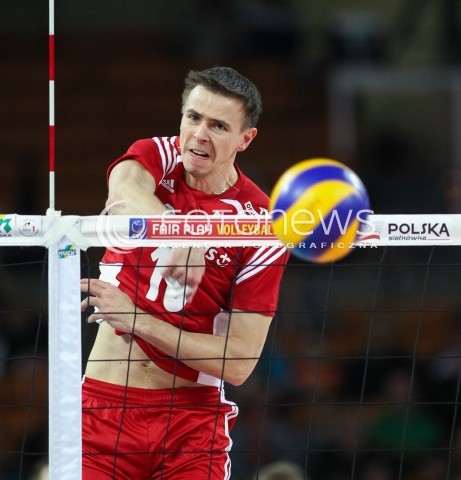  17.05.2014 WROCLAW <br />SIATKOWKA MEZCZYZN <br />TURNIEJ KWALIFIKACYJNY DO MISTRZOSTW EUROPY 2015<br />2015 FIVB WORLD CHAMPIONSHIP - EUROPEAN QUALIFICATION MEN <br />MECZ POLSKA - MACEDONIA ( POLAND - FYROM ) <br />N/Z MARIUSZ WLAZLY SYLWETKA ATAK<br /> 