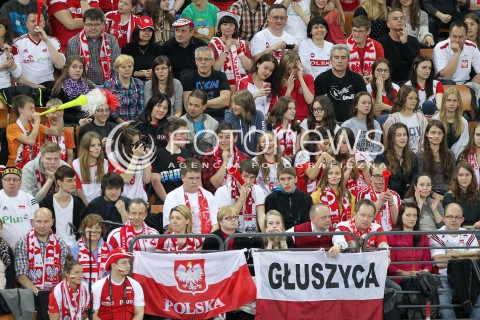  17.05.2014 WROCLAW <br />SIATKOWKA MEZCZYZN <br />TURNIEJ KWALIFIKACYJNY DO MISTRZOSTW EUROPY 2015<br />2015 FIVB WORLD CHAMPIONSHIP - EUROPEAN QUALIFICATION MEN <br />MECZ POLSKA - MACEDONIA ( POLAND - FYROM ) <br />N/Z KIBICE REPREZENTACJI POLSKI DOPING FLAGI SZALIKI<br /> 