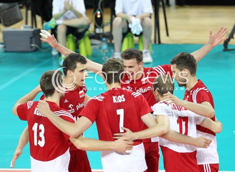  17.05.2014 WROCLAW <br />SIATKOWKA MEZCZYZN <br />TURNIEJ KWALIFIKACYJNY DO MISTRZOSTW EUROPY 2015<br />2015 FIVB WORLD CHAMPIONSHIP - EUROPEAN QUALIFICATION MEN <br />MECZ POLSKA - MACEDONIA ( POLAND - FYROM ) <br />N/Z MARIUSZ WLAZLY FABIAN DRZYZGA MICHAL WINIARSKI RADOSC EMOCJE <br /> 