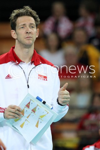  17.05.2014 WROCLAW <br />SIATKOWKA MEZCZYZN <br />TURNIEJ KWALIFIKACYJNY DO MISTRZOSTW EUROPY 2015<br />2015 FIVB WORLD CHAMPIONSHIP - EUROPEAN QUALIFICATION MEN <br />MECZ POLSKA - MACEDONIA ( POLAND - FYROM ) <br />N/Z STEPHANE ANTIGA TRENER ( HEAD COACH ) SYLWETKA <br /> 